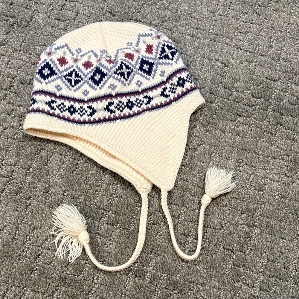 Schuessler Knitting Mills
Cozy Cream and Blue Knit Kids/small ladies winter Hat
